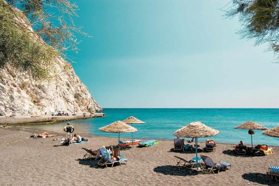 Santorini Seaside Retreat - Flora'S Summer Escape Perissa  Ngoại thất bức ảnh