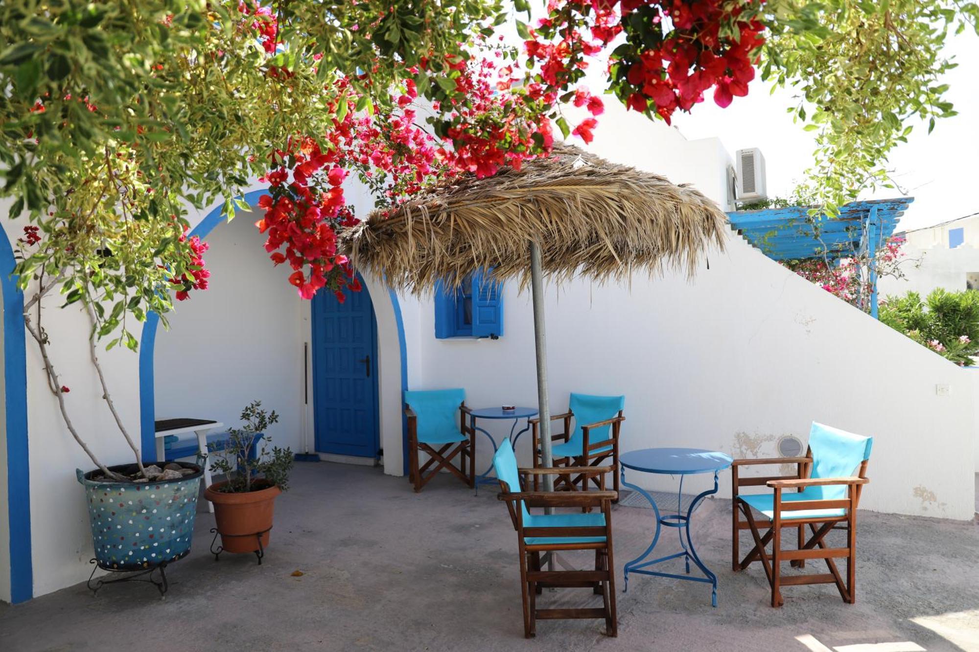 Santorini Seaside Retreat - Flora'S Summer Escape Perissa  Ngoại thất bức ảnh