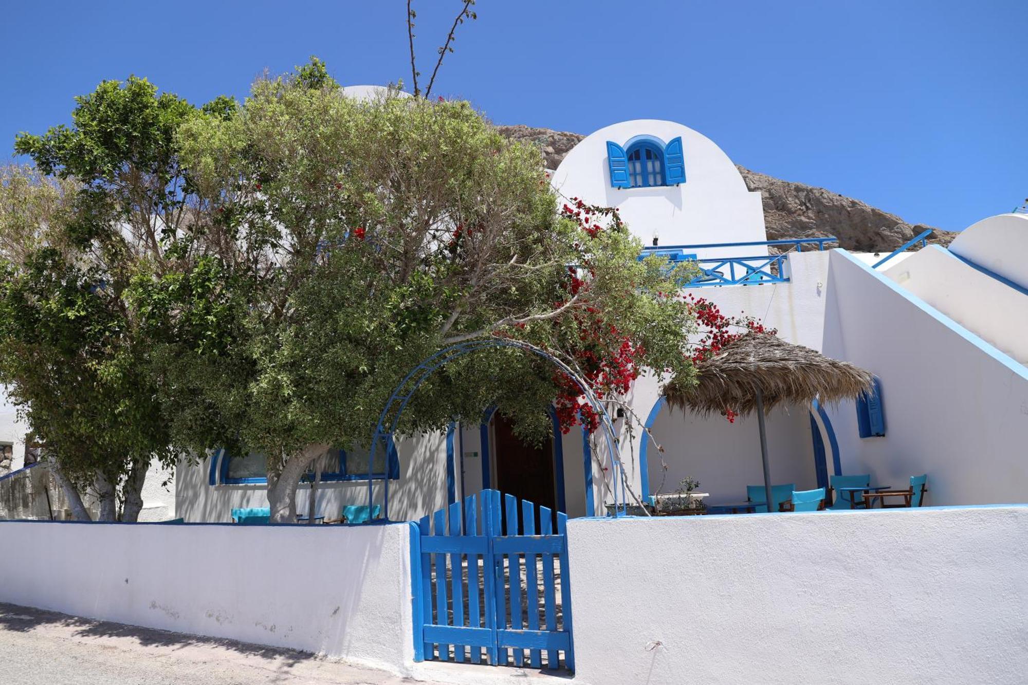 Santorini Seaside Retreat - Flora'S Summer Escape Perissa  Ngoại thất bức ảnh