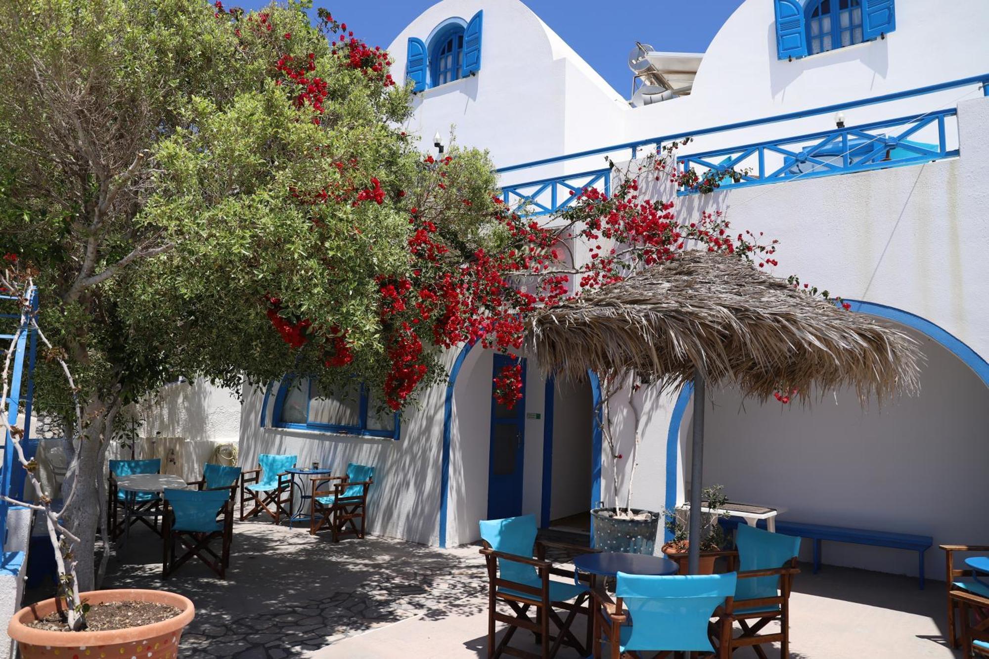 Santorini Seaside Retreat - Flora'S Summer Escape Perissa  Ngoại thất bức ảnh
